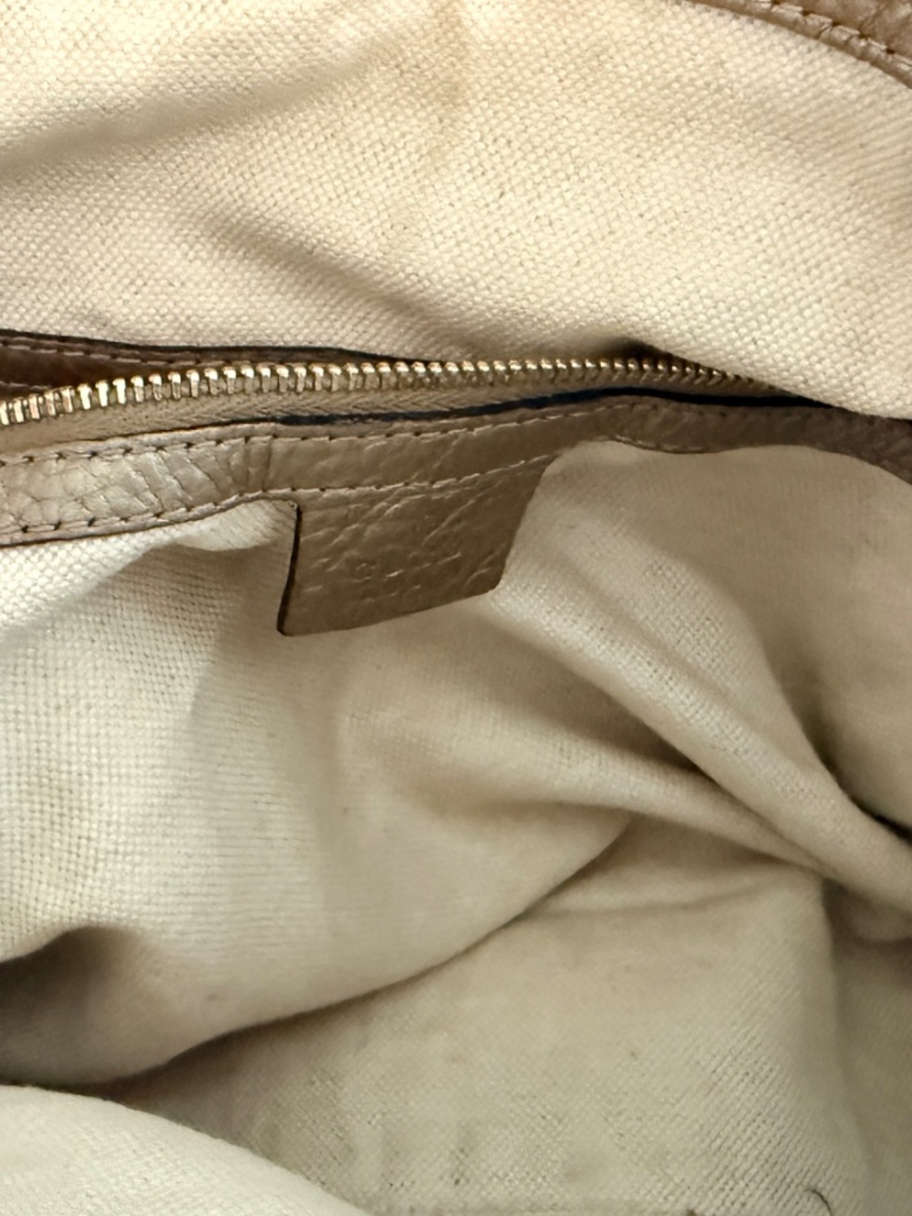Gucci Medium Bella Hobo - Authentic - Picture 13 of 16